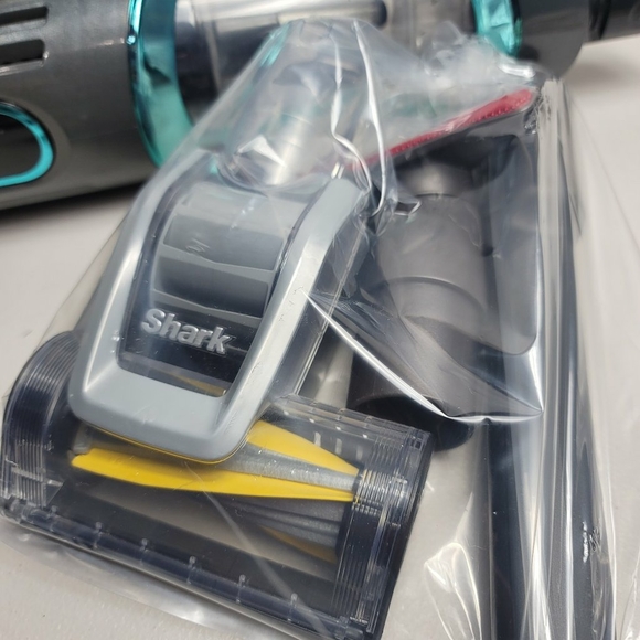 Shark Chassis Motor Main Unit w/ accessories for HH202 UltraLight Vacuums - Picture 7 of 8